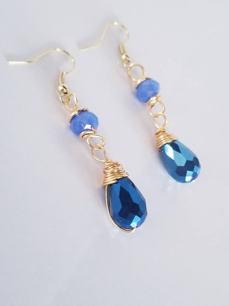 Dainty minimalist earrings, tini earrings, huggie earrings, crystal drops earrings, dropping earring, minimalist earring, maid-of-honor gift