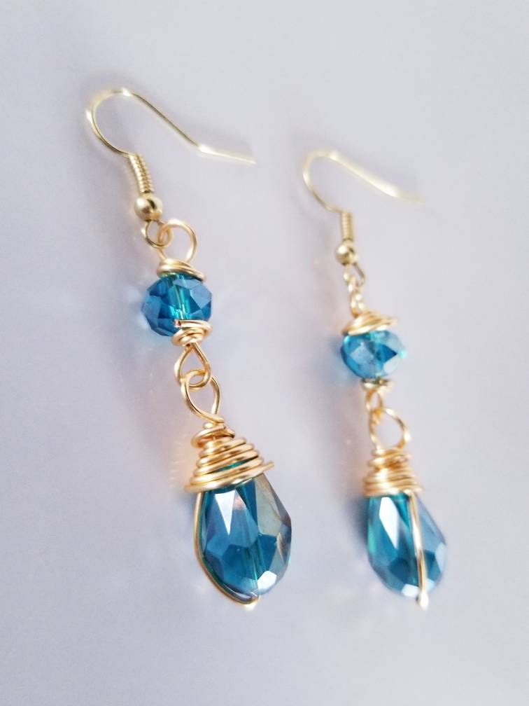 Tear drop earrings, Waterdrop earrings, Dainty Teardrop Earrings, Crystal Earrings, Dainty Gold Filled Earrings, Bridal Earrings Dainty,