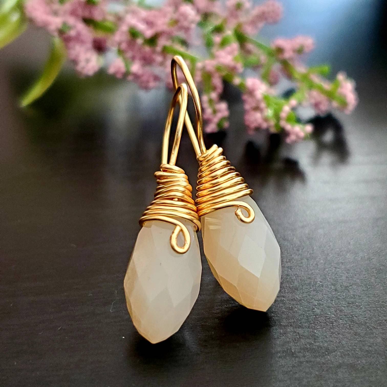 Tear drop earrings, Pear Cut earrings, Bridal Crystal Earrings, Bridesmaid earring, Bridal earring,Dainty teardrop earrings,weddings-giftful