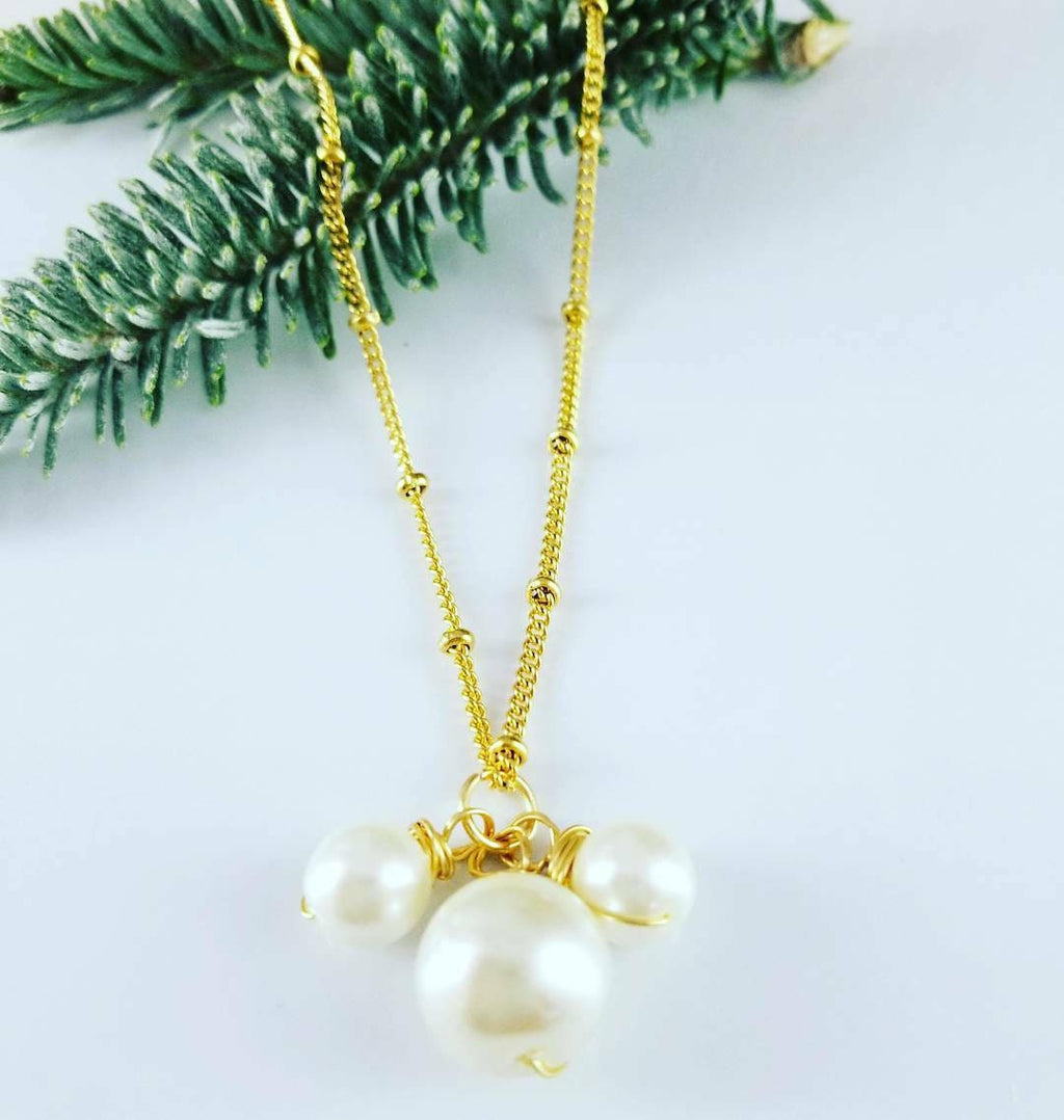 Dainty Pearl Necklace, Gold Pearl necklace, Minimalist necklace, Chain Necklace bridal, Pearl necklace gifted, gifted wedding necklace