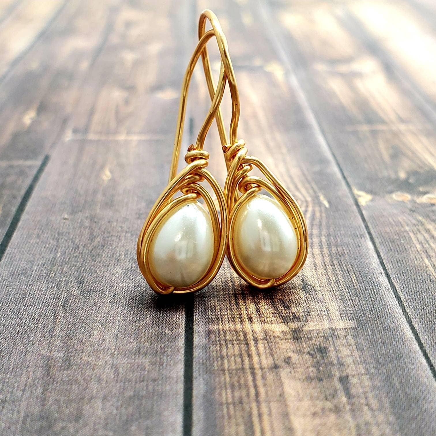 Small Pearl Earrings,Teardrop pearl earrings, Pearl earrings wedding bridesmaid, maid-of-honor gift, mothers days gifted, gifted mom giftful