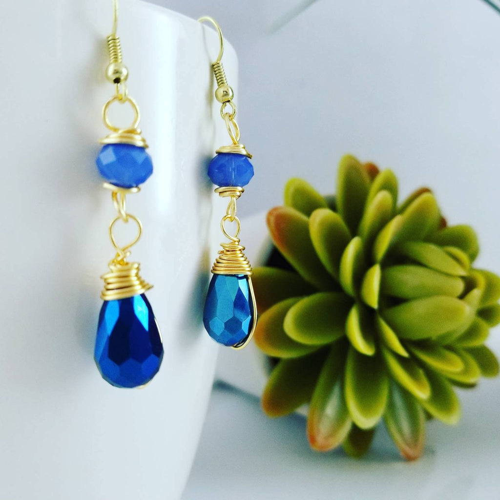 Dainty minimalist earrings, tini earrings, huggie earrings, crystal drops earrings, dropping earring, minimalist earring, maid-of-honor gift