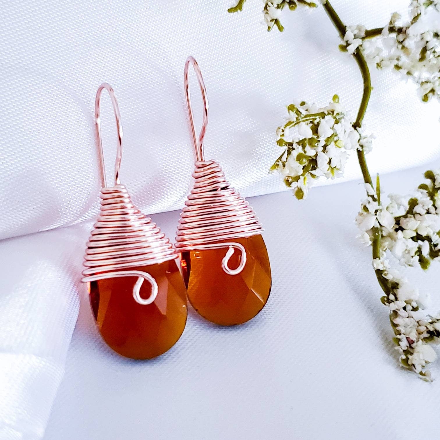 Amber Crystal teardrop earrings, Baltic Honey Amber Earrings, Honey cognac amber earrings, minimaliste earring, earringful, earrings gifted