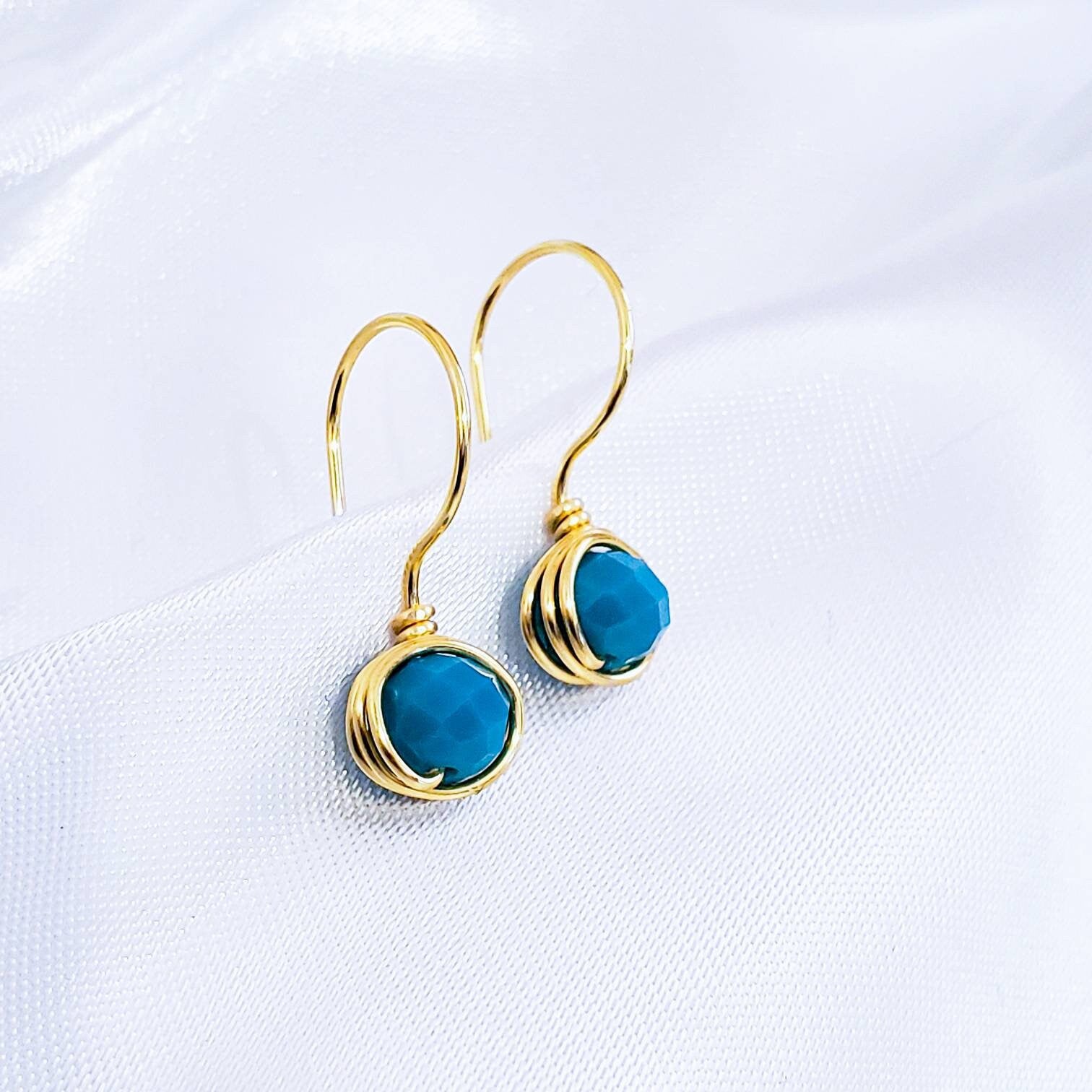 Wire wrapped earring, Blue Small crystal earrings, Tiny drop earrings, Hypoallergenic earrings, everyday earrings, bridesmaid gifts