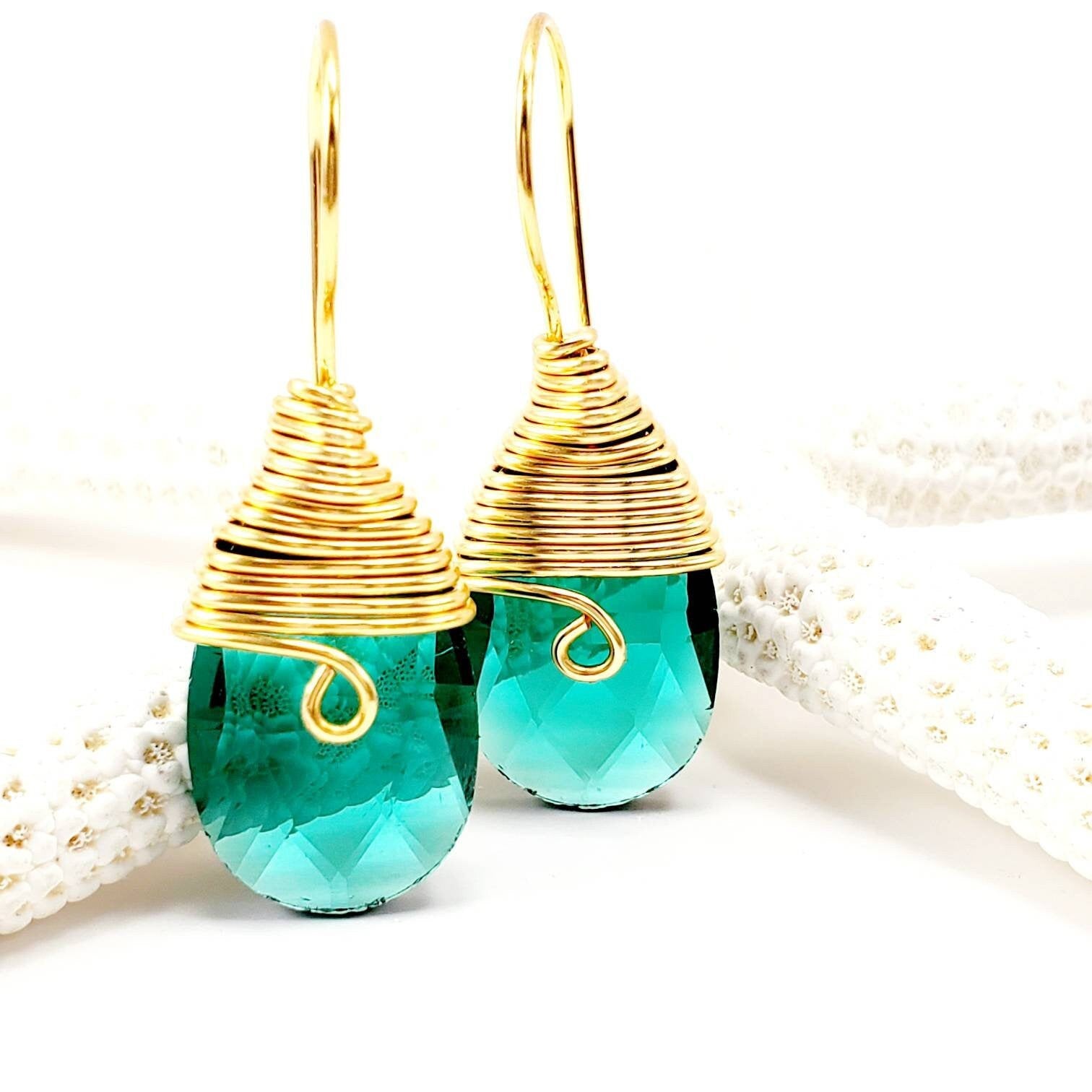 Tear drop earrings, Green Drop Earrings, Bridal Green Drop Earrings, Boho bride earrings, Bridesmaids Earrings, Mothers day gift