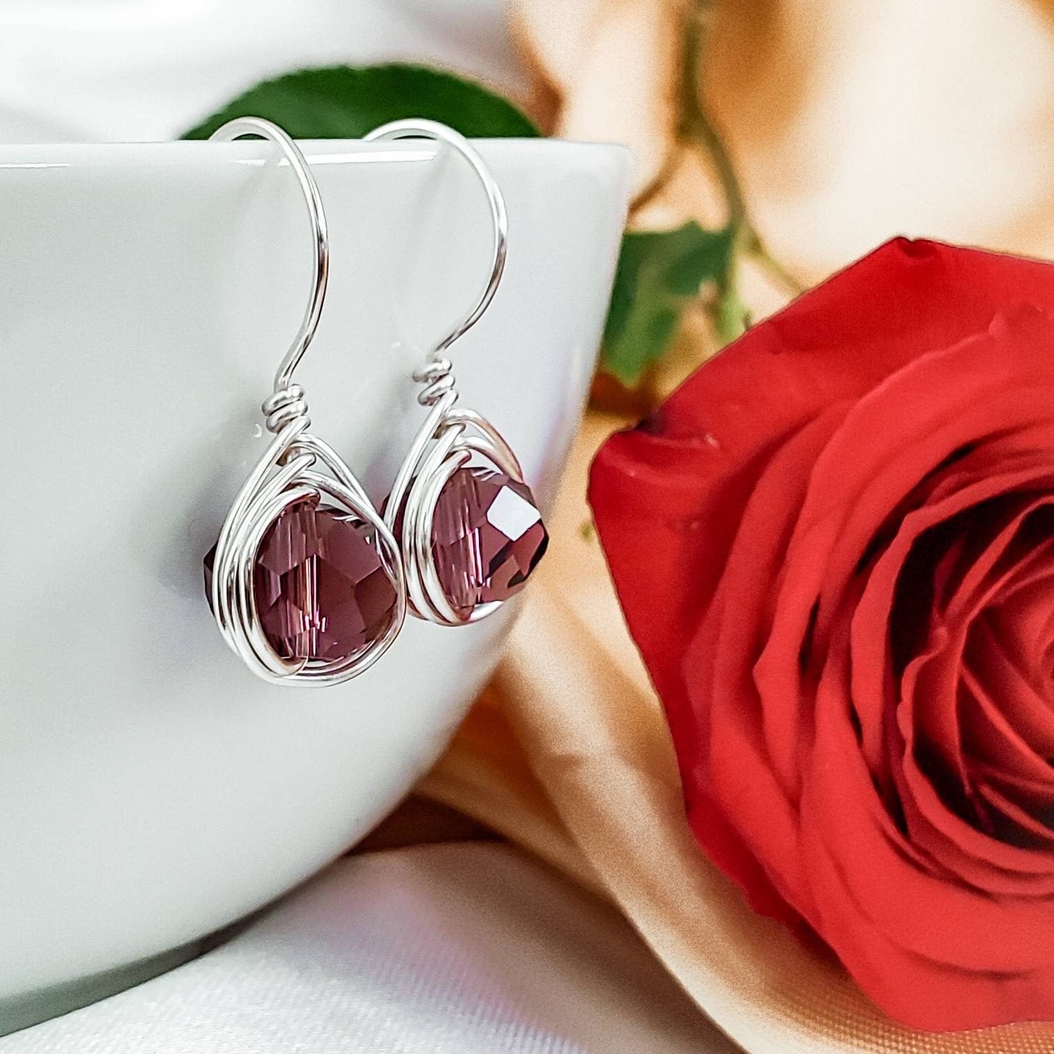 Dainty minimalist earrings, tini earrings, huggie earrings, crystal earrings, drops earrings, dropping earring, minimaliste earring