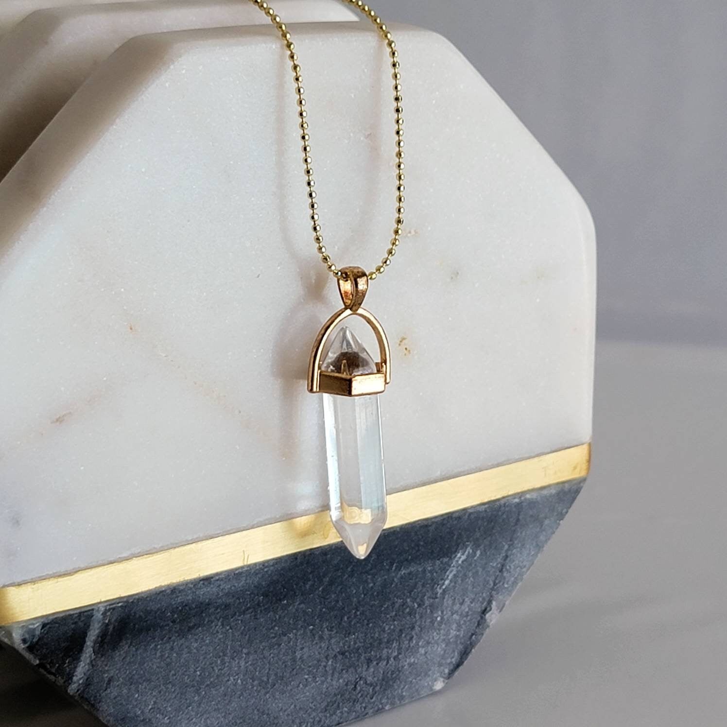 Clear Quartz Necklace, Clear Quartz Point Necklace, minimaliste necklace, mom dainty necklace, Healing crystal necklace,  giftful necklace