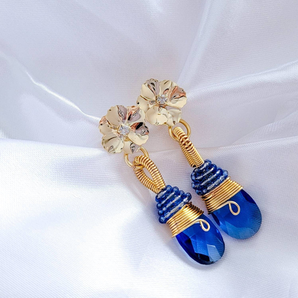 Tear drop earrings, Waterdrop earring, casual earrings, floral leaf earrings, dangling earrings, blue dangle earrings, light blue earrings