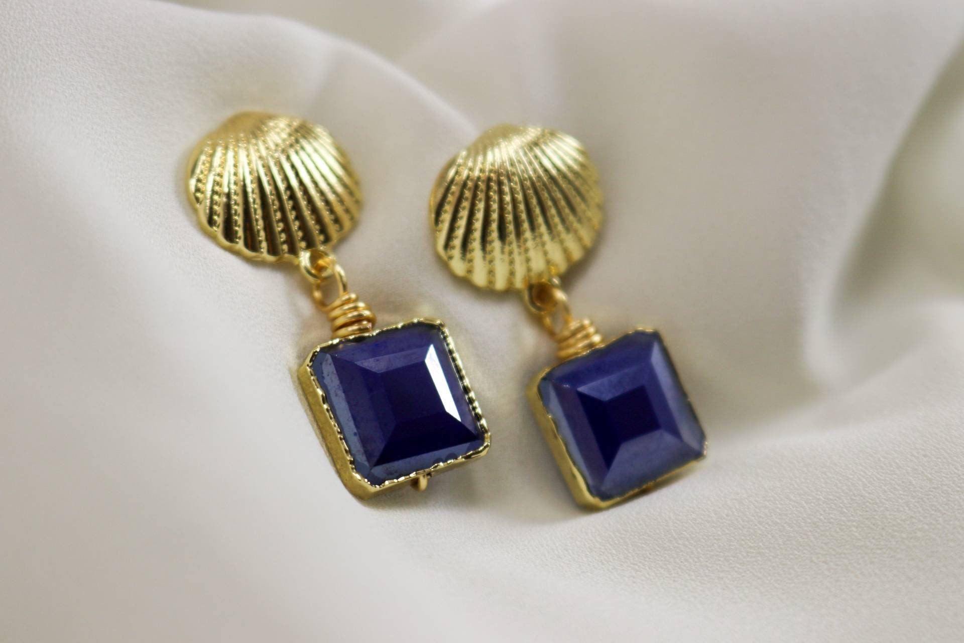 Gold Shell Earrings, NAVY BLUE EARRINGS, Seashell Earrings, Gold Scallop Shell Earrings, Clam earrings, Beach Earrings, Beach Jewelry