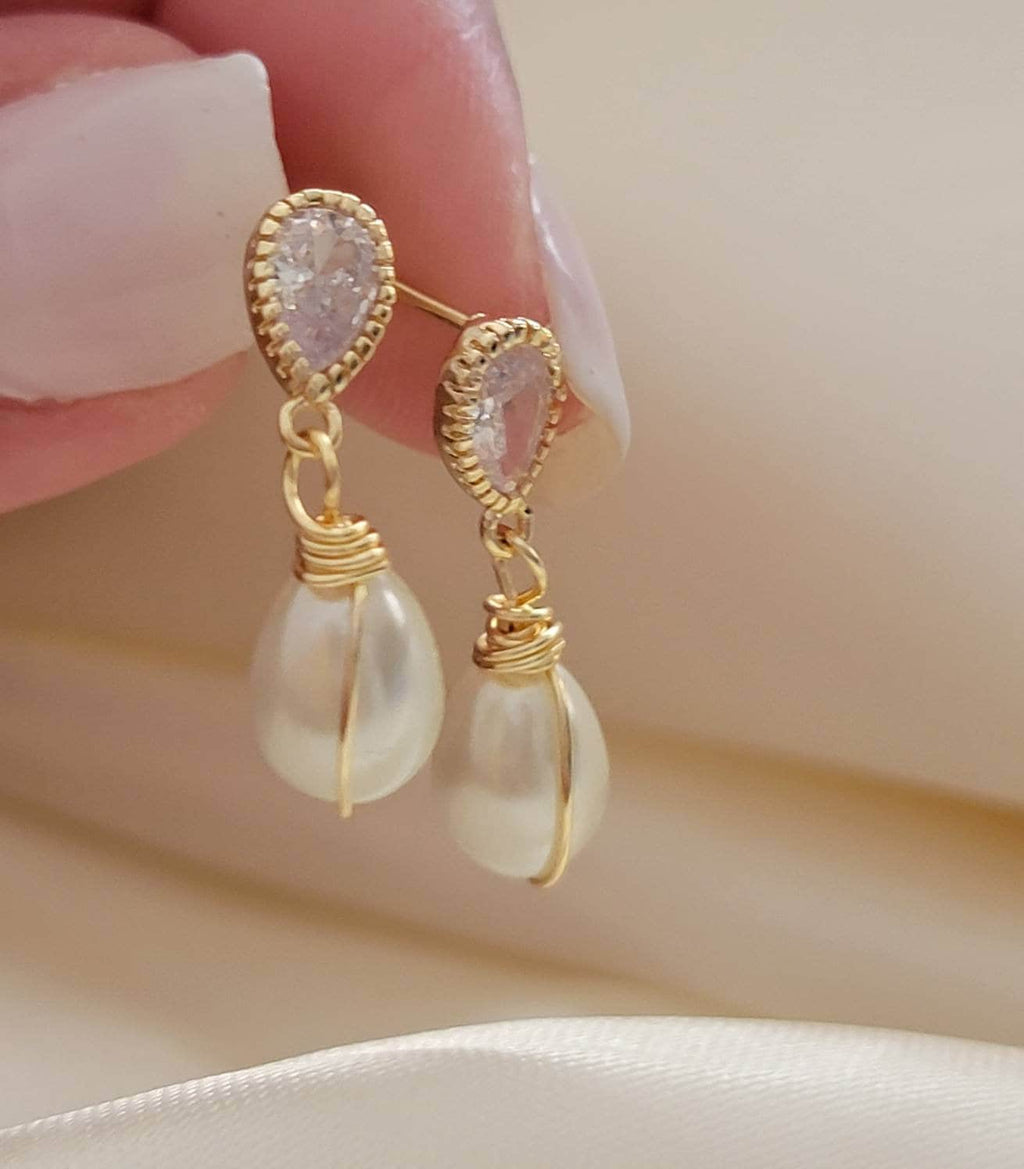 Pearl drop earrings, pearl gifted earring, pearl earring drops, dainty earrings huggie, weddings- giftful, gifted bride giftful, gifte gift