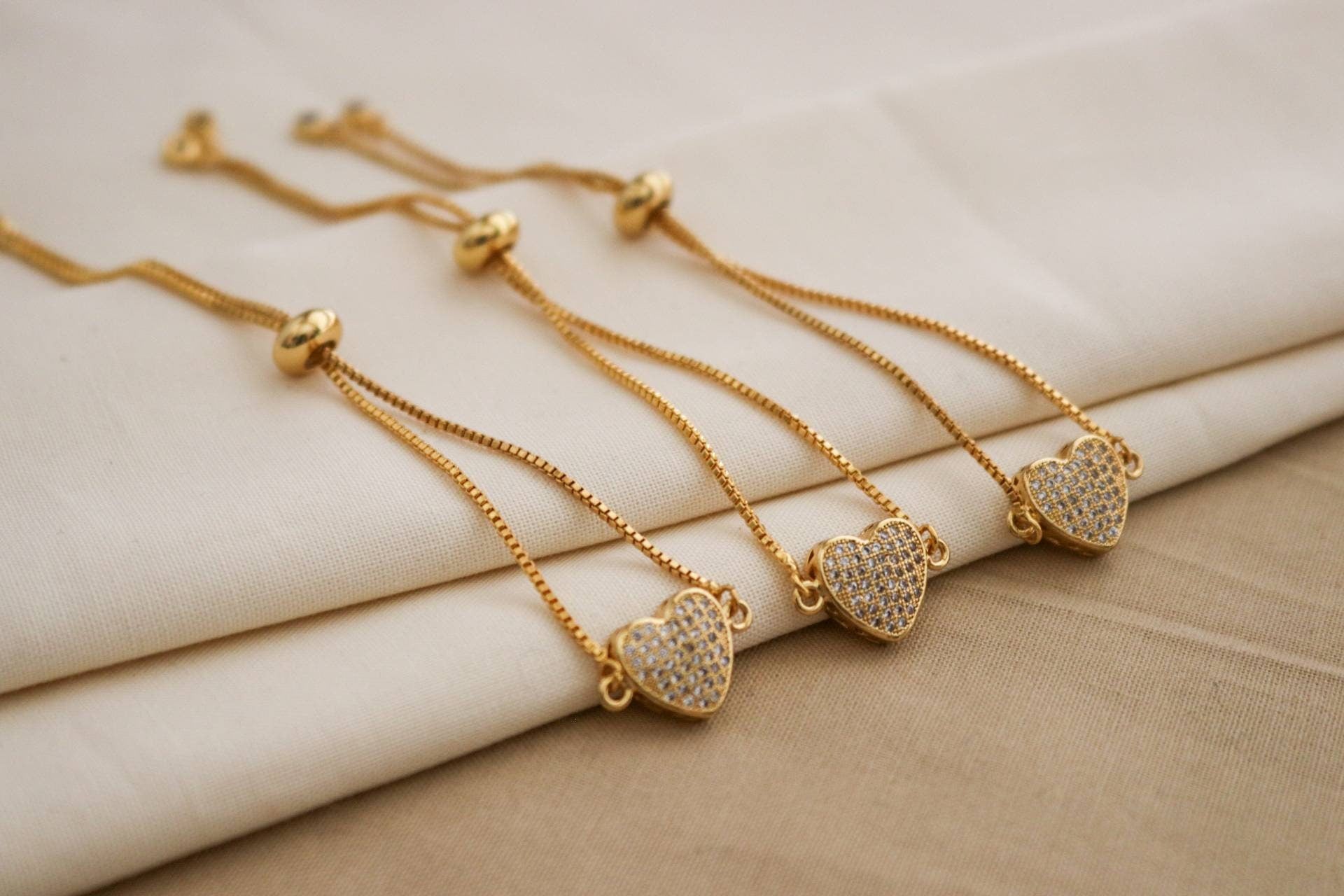 Dainty Heart Gold Bracelet, Heart Charm Bracelet, Tiny Heart Bracelet, Thin Gold Bracelets, Tiny heart Chain, Gifte-For-Women,For gifted mom