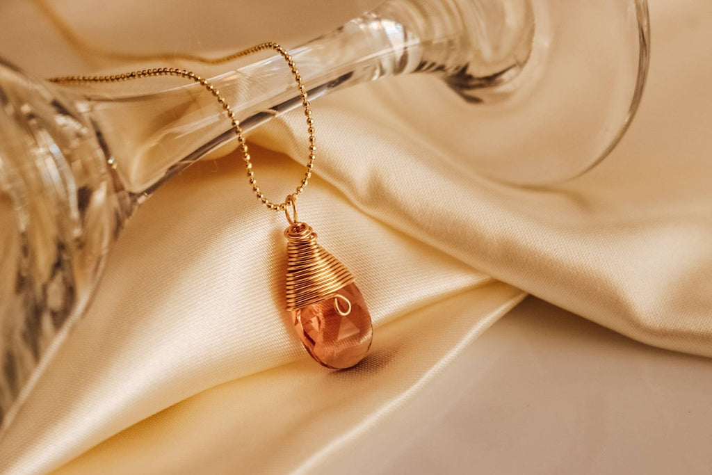 Crystal Necklace Minimalist, wire wrapped crystal, crystal pendant, pretty necklace, Quartz necklace, crystal jewelry, Handmade jewellery