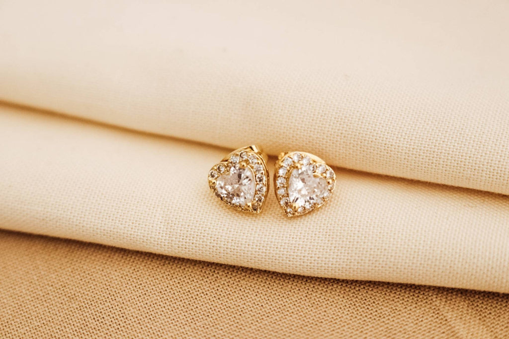 Heart stud earrings, Tiny Heart Stud Earrings, Dainty earrings, minimalistic earring, Heart shaped earrings, gifted earrings valentine's gift
