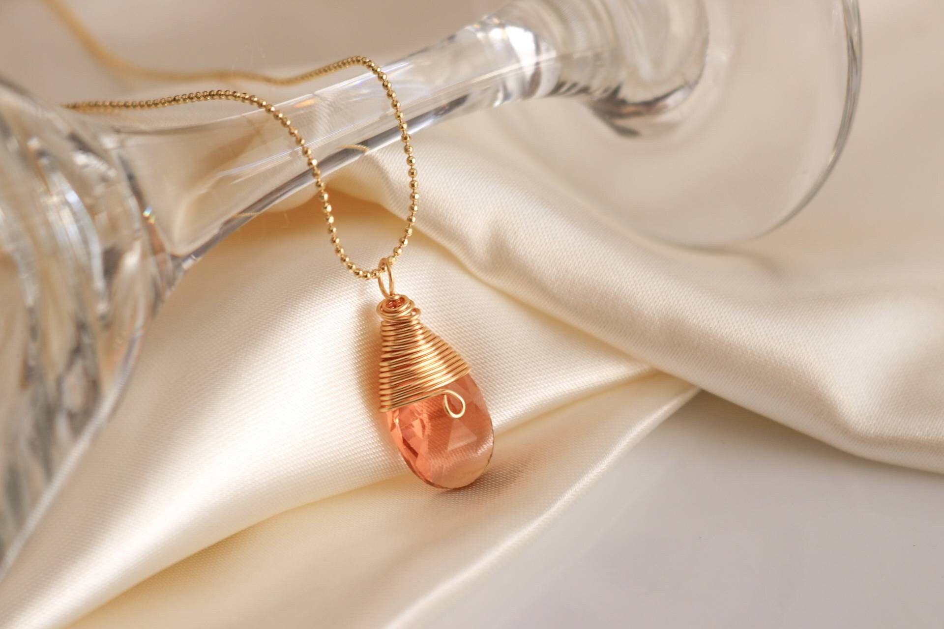 Crystal Necklace Minimalist, wire wrapped crystal, crystal pendant, pretty necklace, Quartz necklace, crystal jewelry, Handmade jewellery