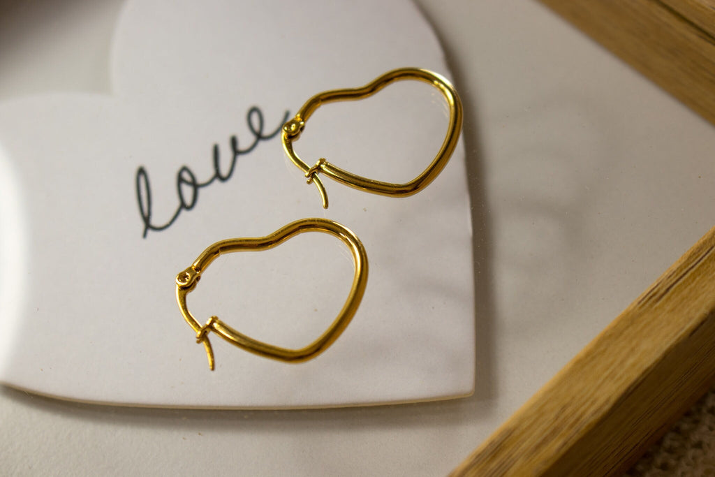 Heart earring hoops, Valentins earrings, Minimalistic earrings,Thin hoop earrings, gifted earrings valentine's gift, anniversary giftful
