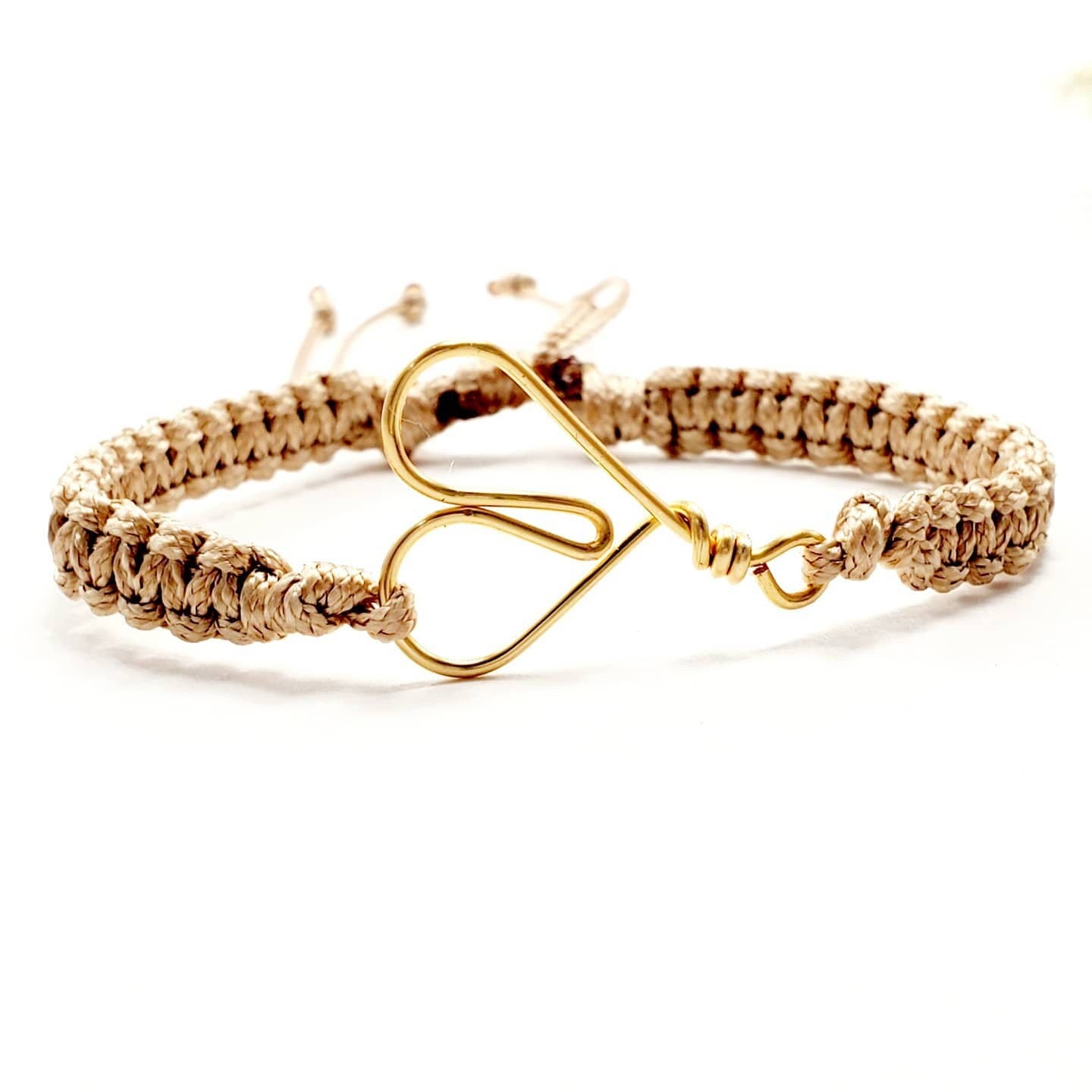 Bracelete macrame, Heart bracelete, waterproof bracelet, strings bracelets, bracelet-gifted, giftful bracelet, giftful valentines, moms gift