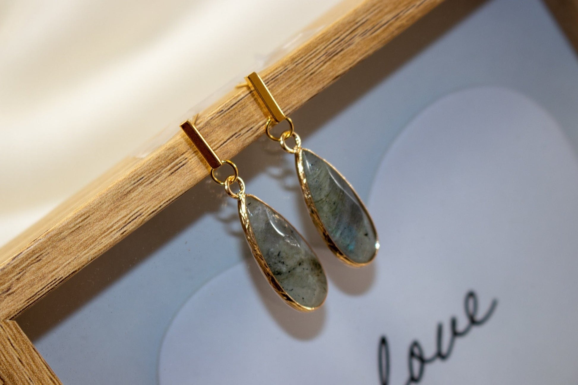 Labradorite gemstone, tear drop earrings, gemstone labradorite, crystal labradorite, dropping earring, stoned earrings, labradorite gift