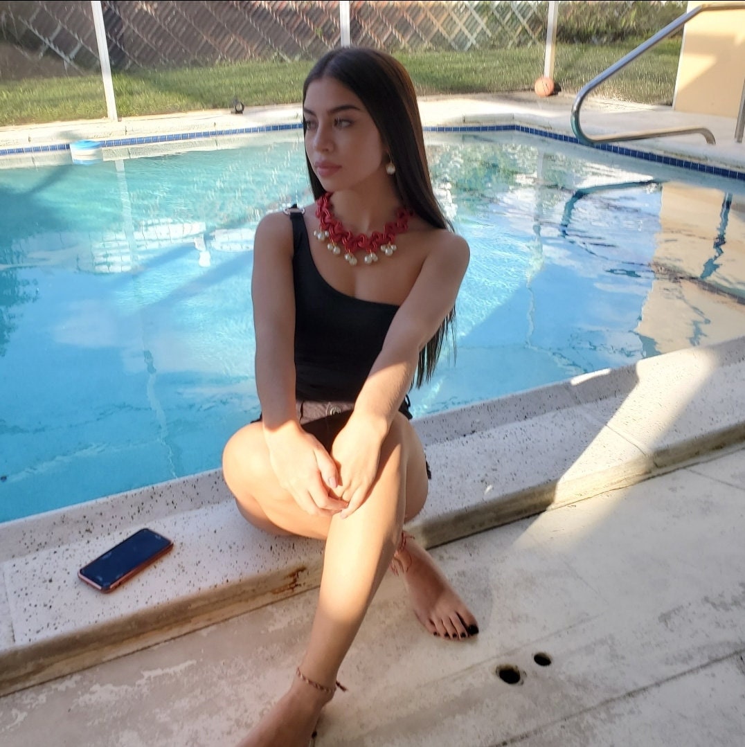 Pearl choker necklace, chunky choker necklace, leather choker red, black necklace choker, gifted choker, chunky charm necklace, moms gifted