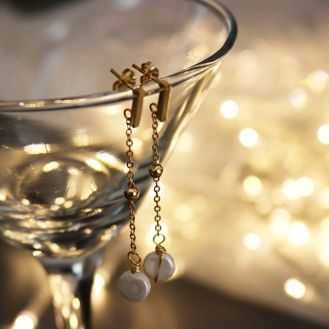 Pearl Drop Earrings, Pearl threader earrings, Bridal Pearl Earrings, Long bridal earrings, Gold chain earrings, Pearl chain bride earrings