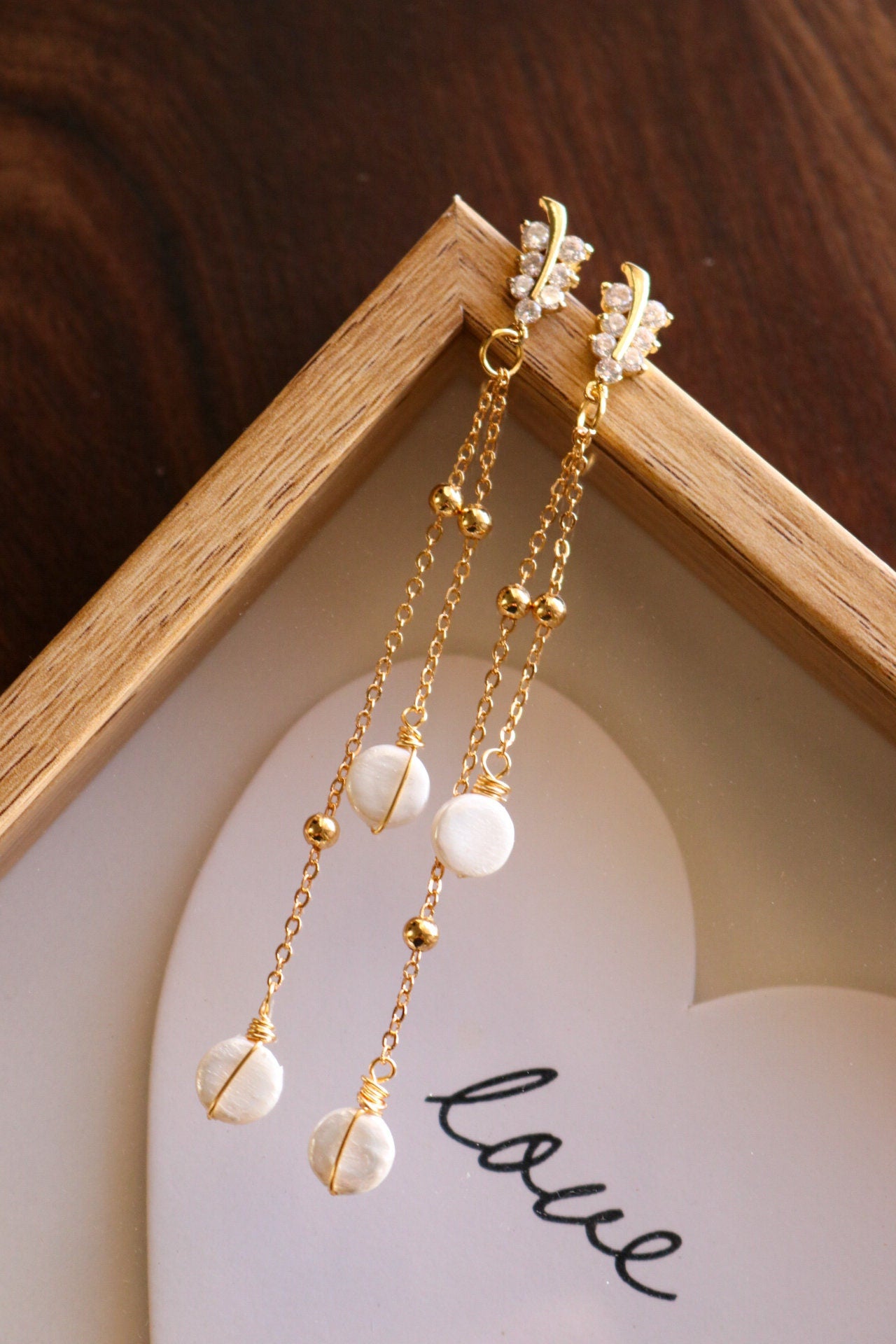 Pearl Drop Earrings, Pearl threader earrings, Bridal Pearl Earrings, Long bridal earrings, Gold chain earrings, Pearl chain bride earrings
