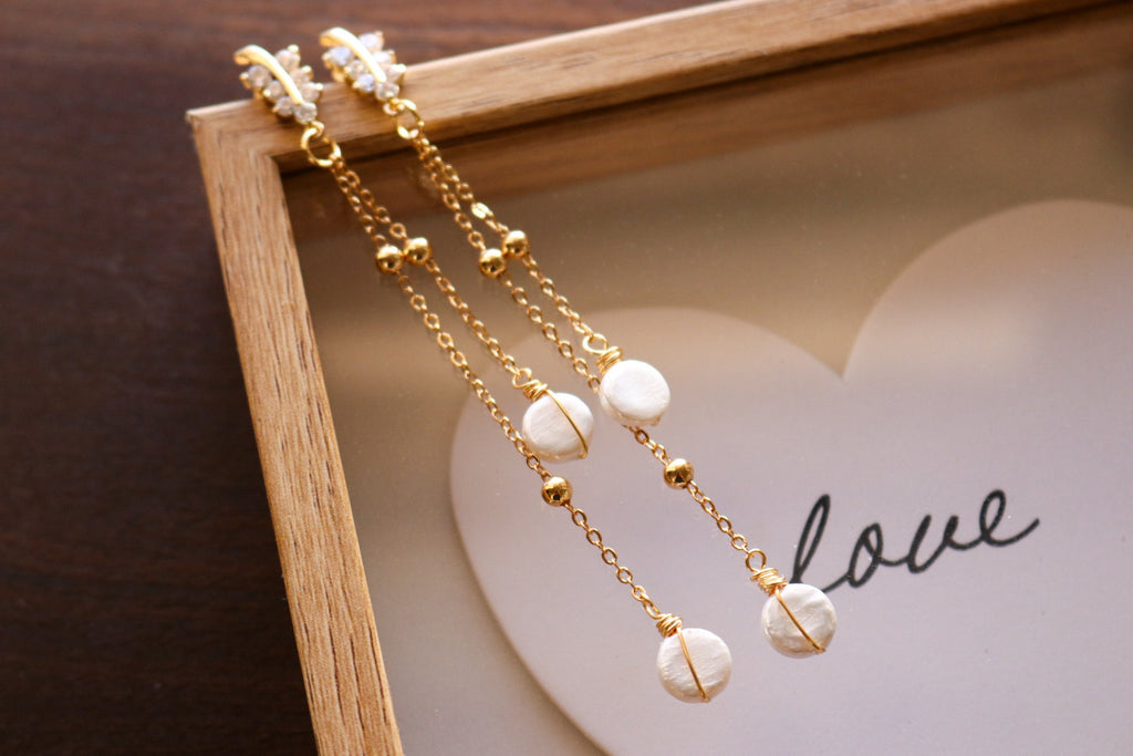 Pearl Drop Earrings, Pearl threader earrings, Bridal Pearl Earrings, Long bridal earrings, Gold chain earrings, Pearl chain bride earrings