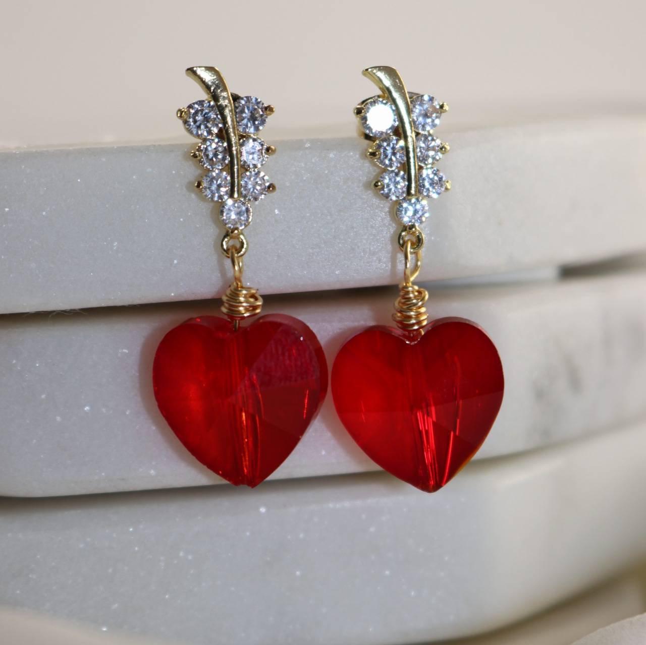 Heart earrings, Heartful earrings, valentins earrings, dropping earring, minimalistic earrings, valentine earrings gifted, gifted earrings