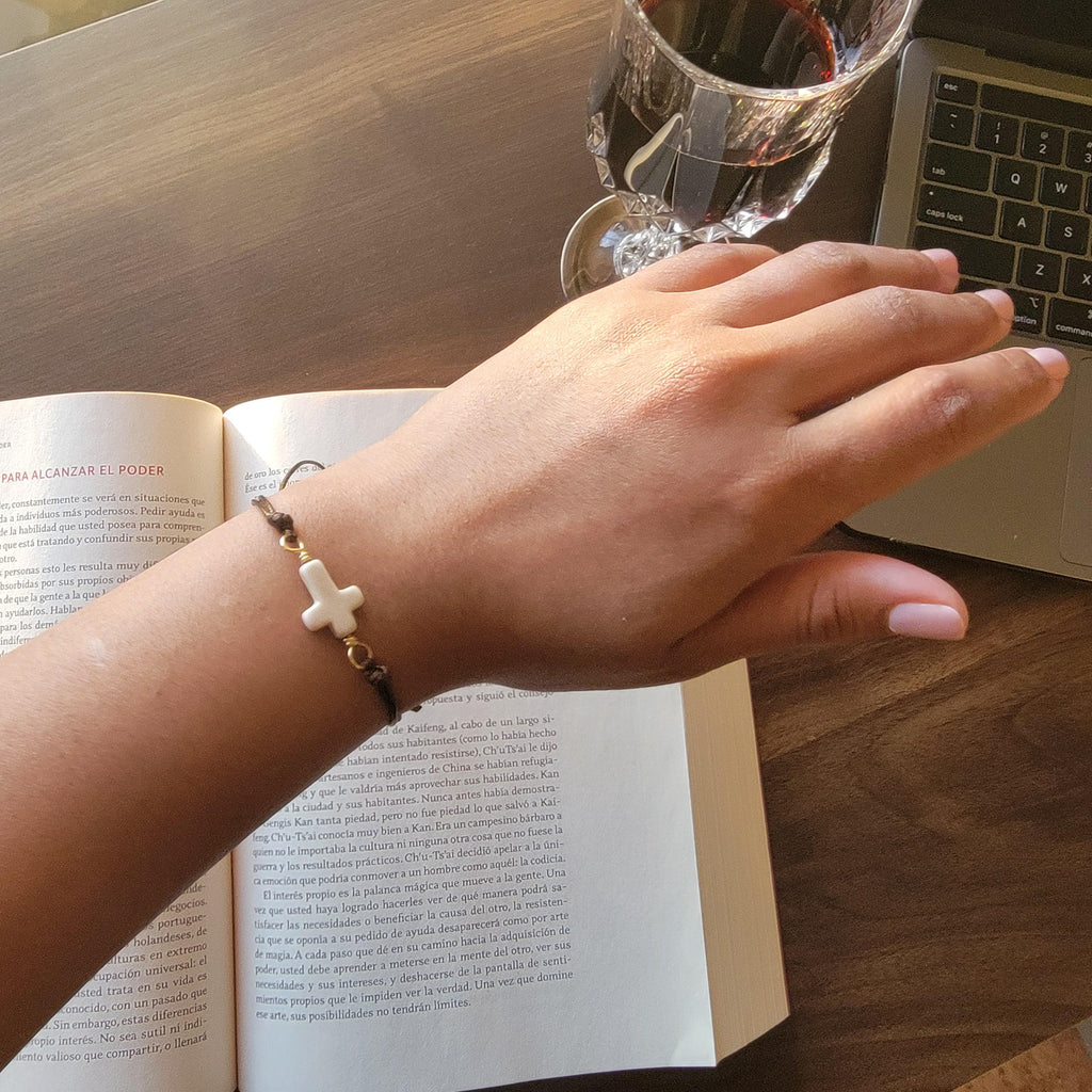 Cross bracelet string, Beaded Cross Bracelet, faith bracelets, Sideways Cross String Bracelet, Adjustable Cross Bracelet, Christian Bracelet