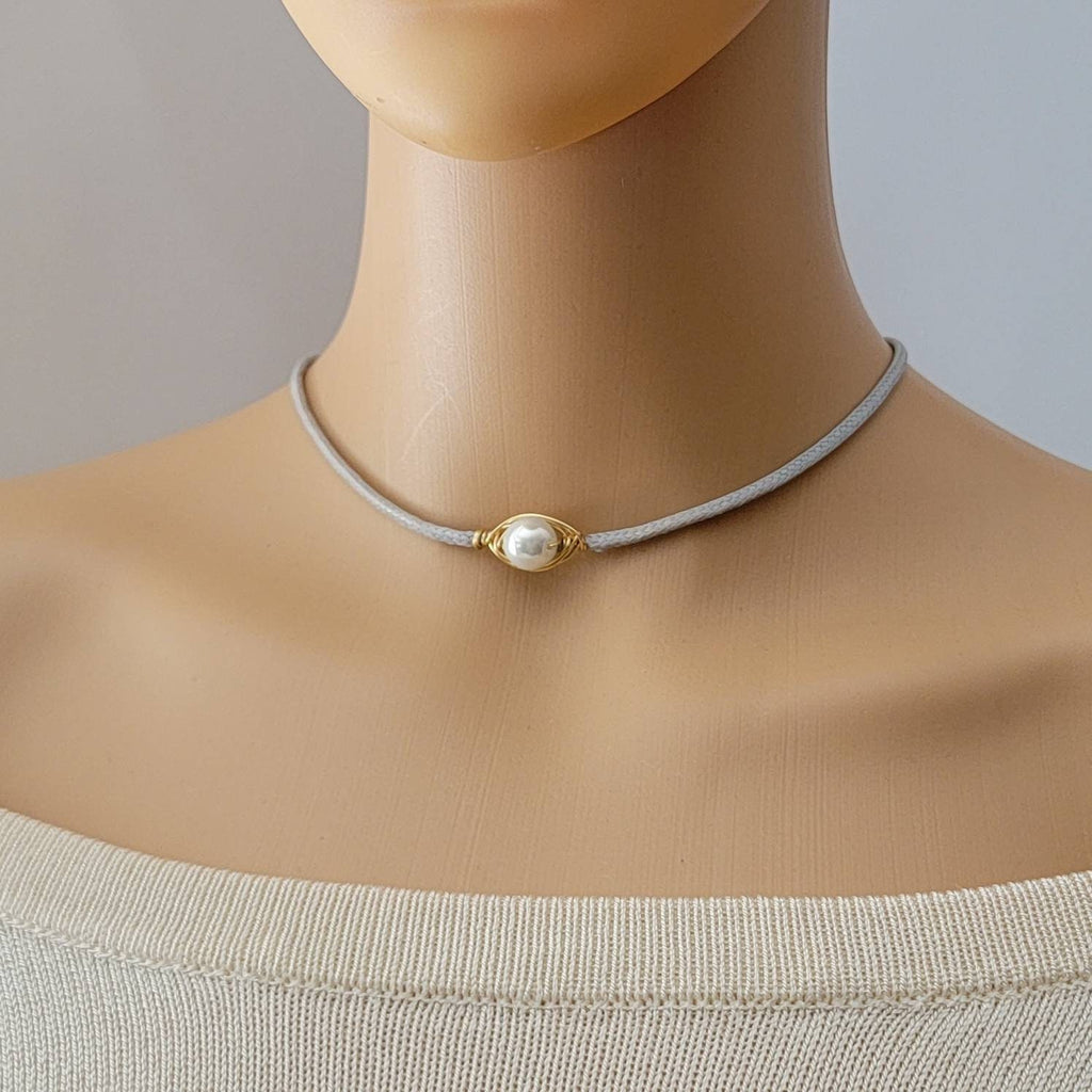 Thin Pearl Choker Necklace, LEATHER choker necklace, Dainty Pearl Necklace, Choker collar necklace, gifted sister, gifted mom giftful