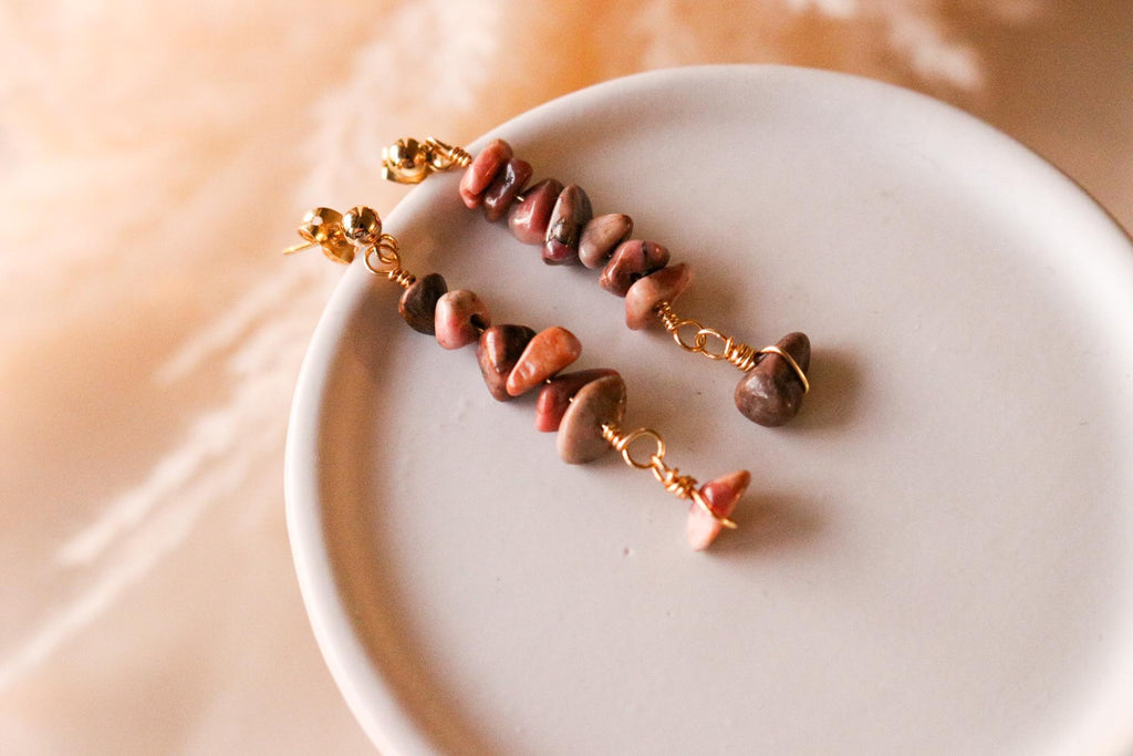 Raw Rhodonite Earrings, Raw crystal earring, Minimaliste earring stoned earrings, gifted earrings, mothers days gifted, gifted daughter gift