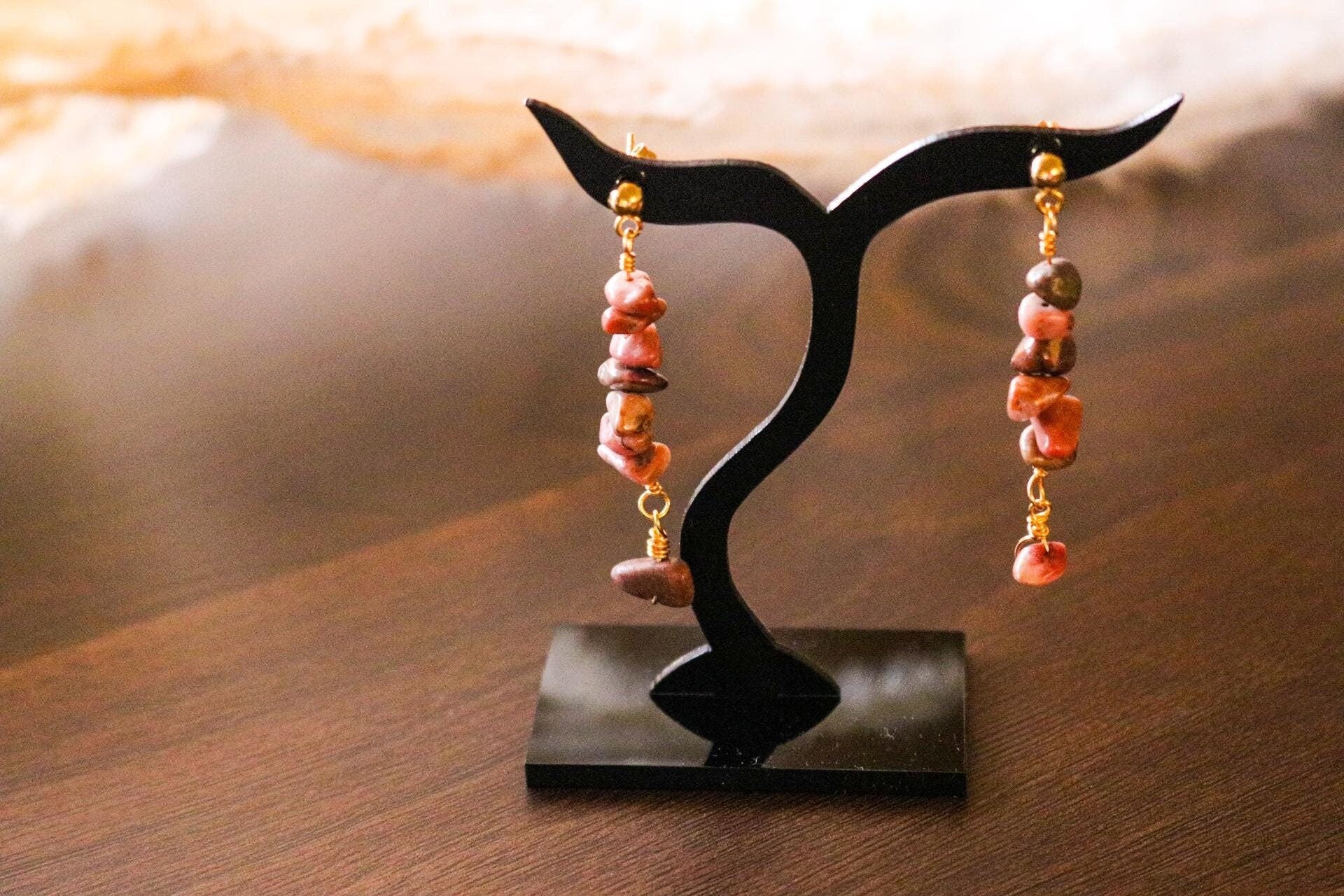 Raw Rhodonite Earrings, Raw crystal earring, Minimaliste earring stoned earrings, gifted earrings, mothers days gifted, gifted daughter gift