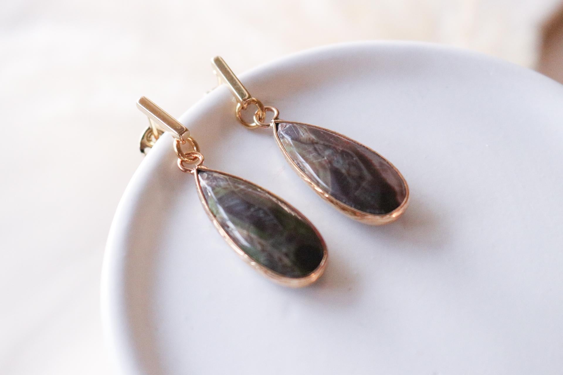 Labradorite gemstone, tear drop earrings, gemstone labradorite, crystal labradorite, dropping earring, stoned earrings, labradorite gift