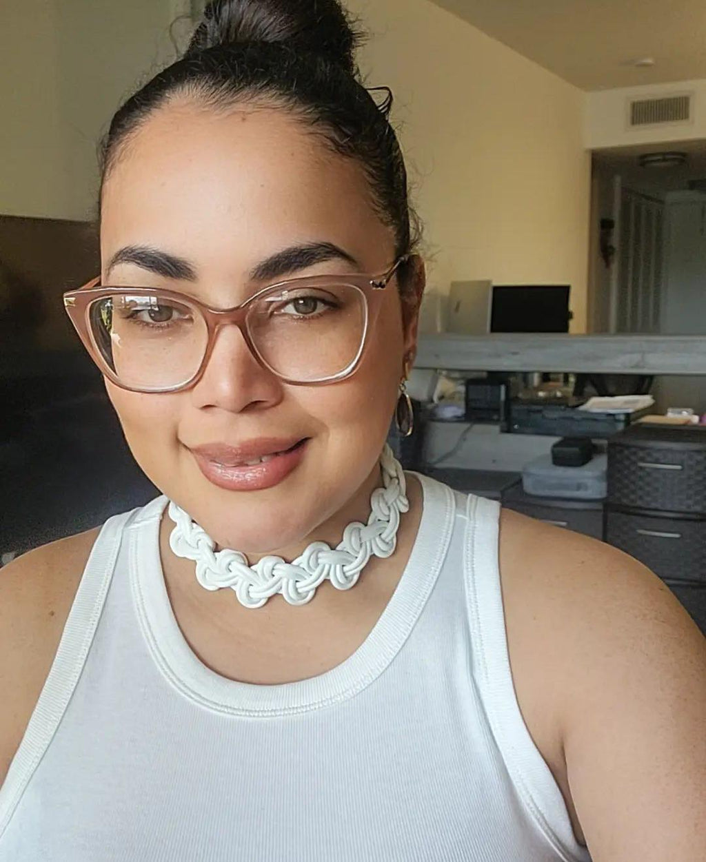 White choker necklace, chunky choker necklace, leather choker, gifted choker, chunky necklace, moms gifted, necklace giftful, leather choker