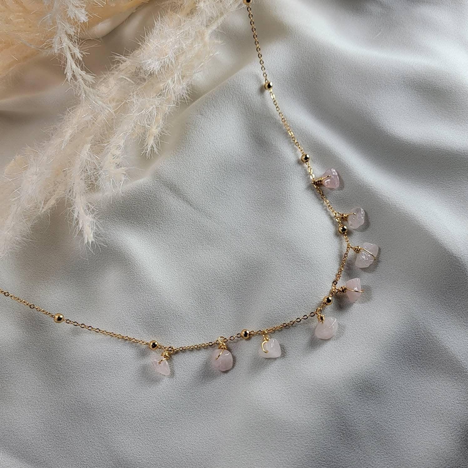 Dainty Real Rose quartz necklace gold, Minimaliste necklace, Genuine rose quartz, Raw rose quartz necklace, Necklace-christmas,Gifts for-her