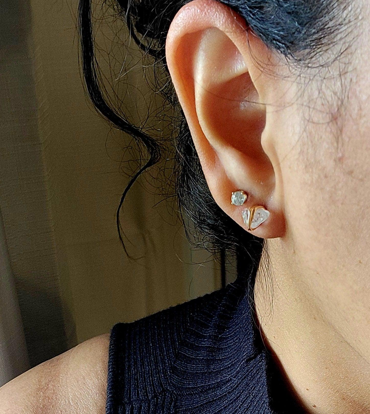 Clear crystal quartz post earrings, Raw crystal earrings, Earrings studs stone tiny, gold minimalistic earrings, Bridesmaide earrings,