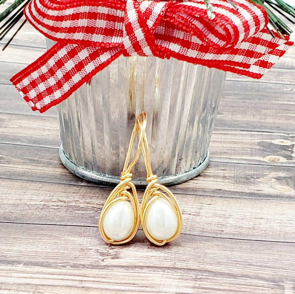 Dainty Pearl Gold earrings, Minimalist Earring, Drop pearl earrings, Pearl earrings wedding, Maid-of-Honor Gift, Bridal gift jewelry