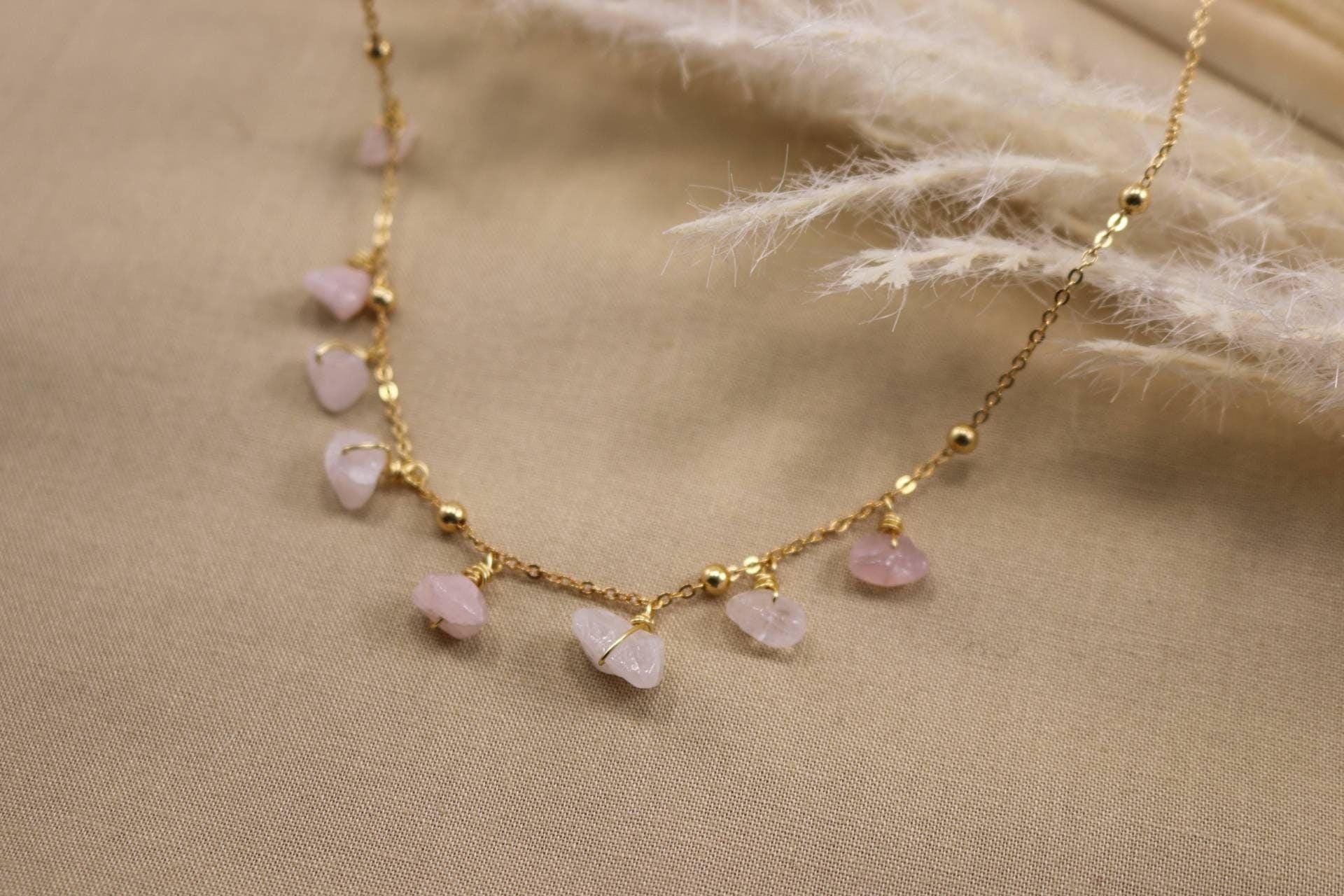 Dainty Real Rose quartz necklace gold, Minimaliste necklace, Genuine rose quartz, Raw rose quartz necklace, Necklace-christmas,Gifts for-her