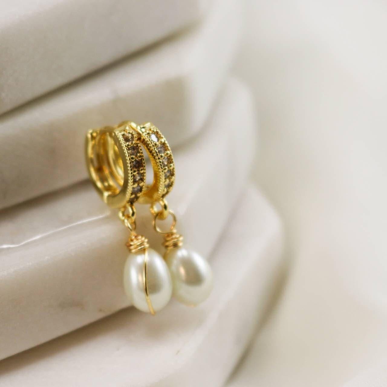 Pearl Earring Hoops, Dainty Hoop Earring, Earring Hoop Huggie, Minimalistic Earrings Hoop, Dainty earrings, Bridal Wedding-earrings Wedding