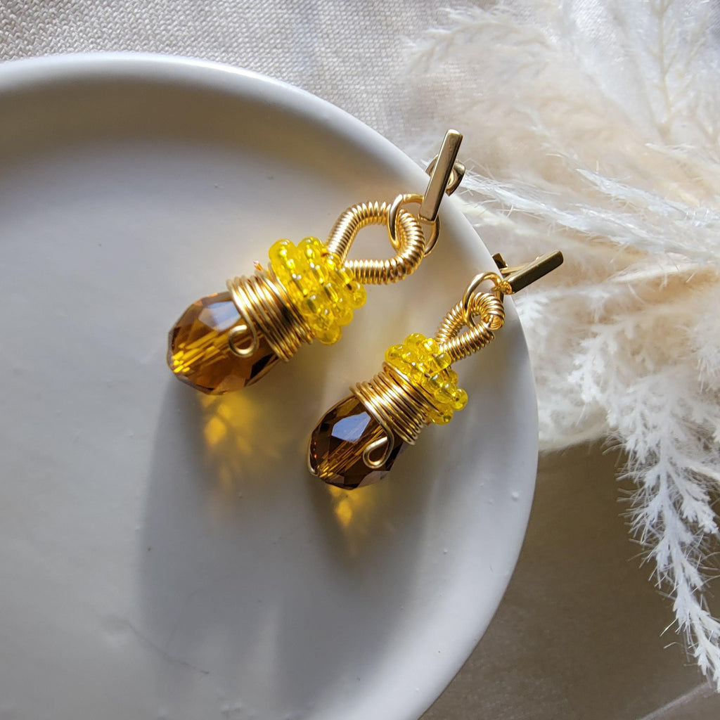 Amber Tear drop earrings, Autumns earrings, Dangling earrings, Minimaliste earrings, Tini earrings, Huggie earrings, Crystal drops earrings