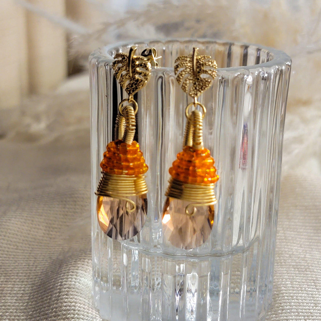 PeachTear drop earrings, Waterdrop earring, dangling earrings, minimaliste earrings, tini earrings, huggie earrings, crystal drops earrings