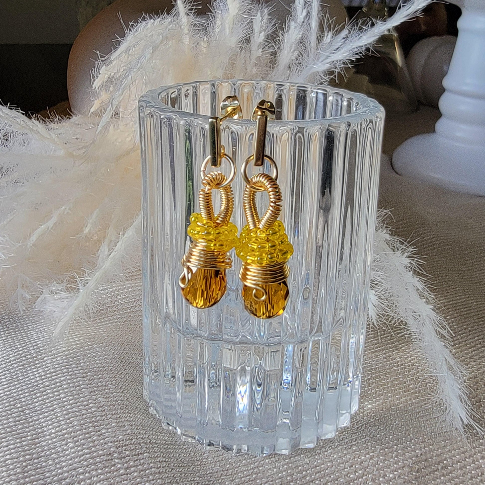 Amber Tear drop earrings, Autumns earrings, Dangling earrings, Minimaliste earrings, Tini earrings, Huggie earrings, Crystal drops earrings