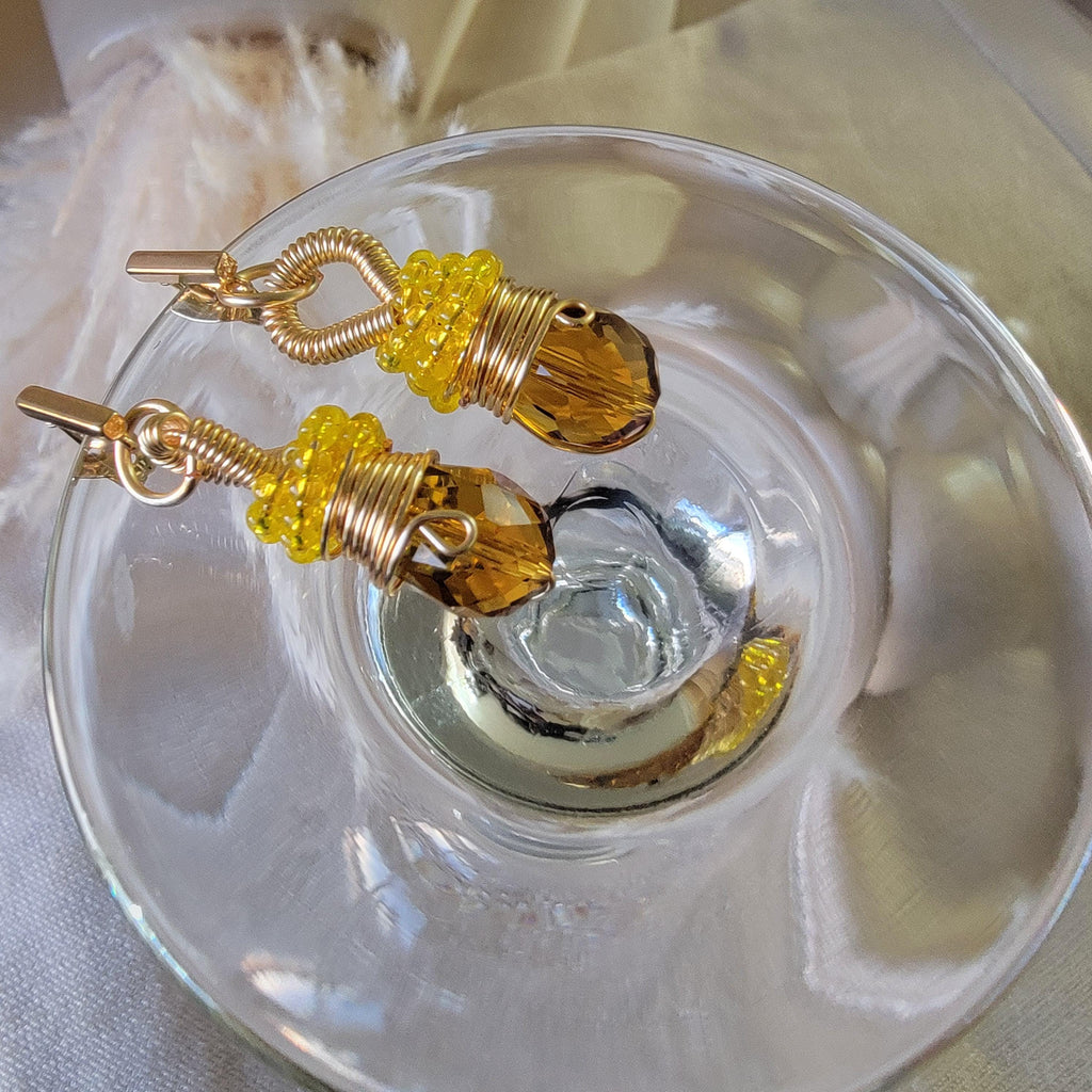 Amber Tear drop earrings, Autumns earrings, Dangling earrings, Minimaliste earrings, Tini earrings, Huggie earrings, Crystal drops earrings