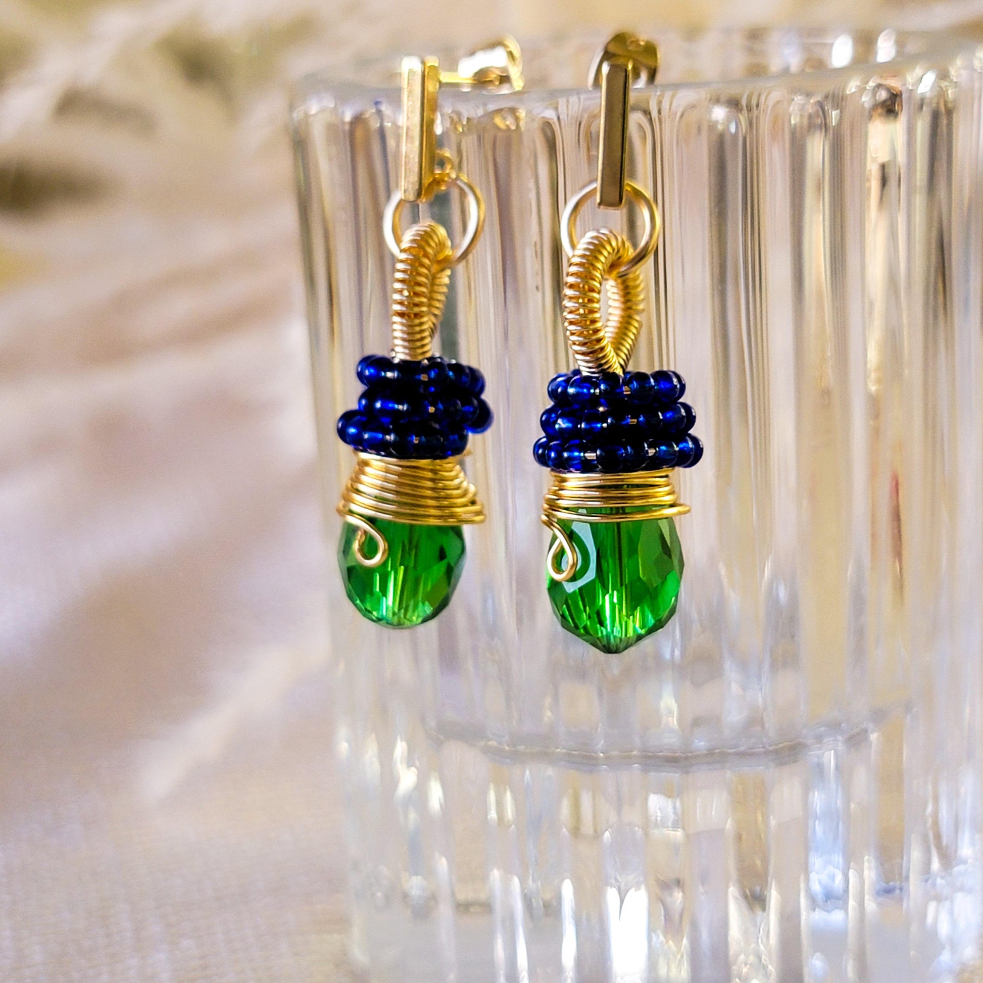 Dainty Teardrop earrings, Crystal Dangling earrings, Minimaliste earrings, Huggie earrings, Elegance earrings, Gifts for-her, wife gift