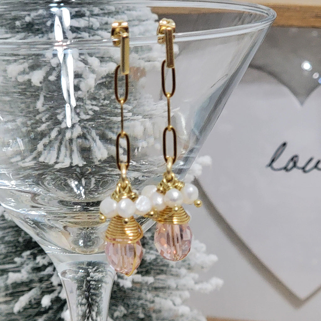 Chain drop Earrings, Pearl earrings wedding, freshwater earrings, Dangle Earrings, Light pink drop Earrings, link chain hoops, gifteds