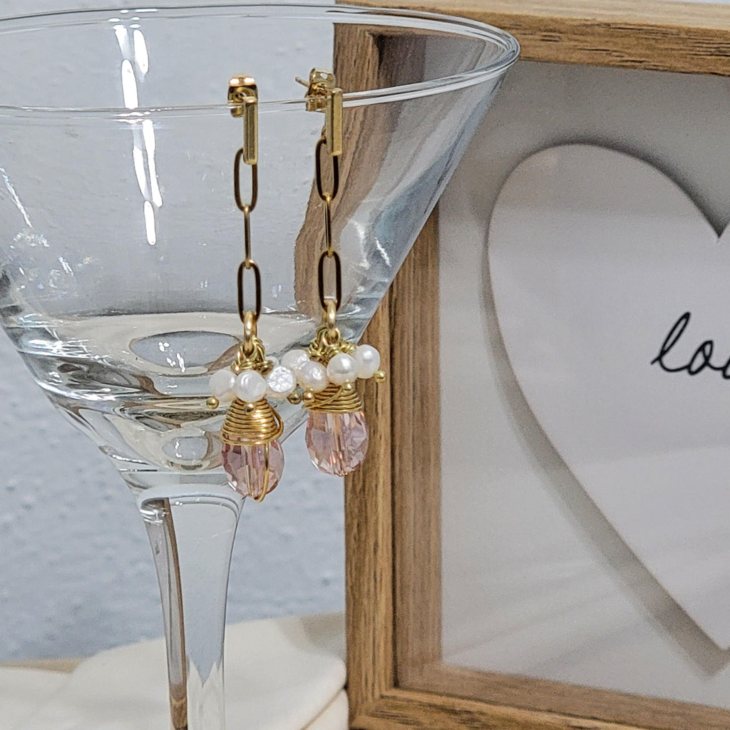Chain drop Earrings, Pearl earrings wedding, freshwater earrings, Dangle Earrings, Light pink drop Earrings, link chain hoops, gifteds
