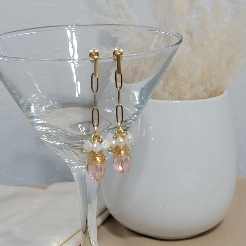 Chain drop Earrings, Pearl earrings wedding, freshwater earrings, Dangle Earrings, Light pink drop Earrings, link chain hoops, gifteds
