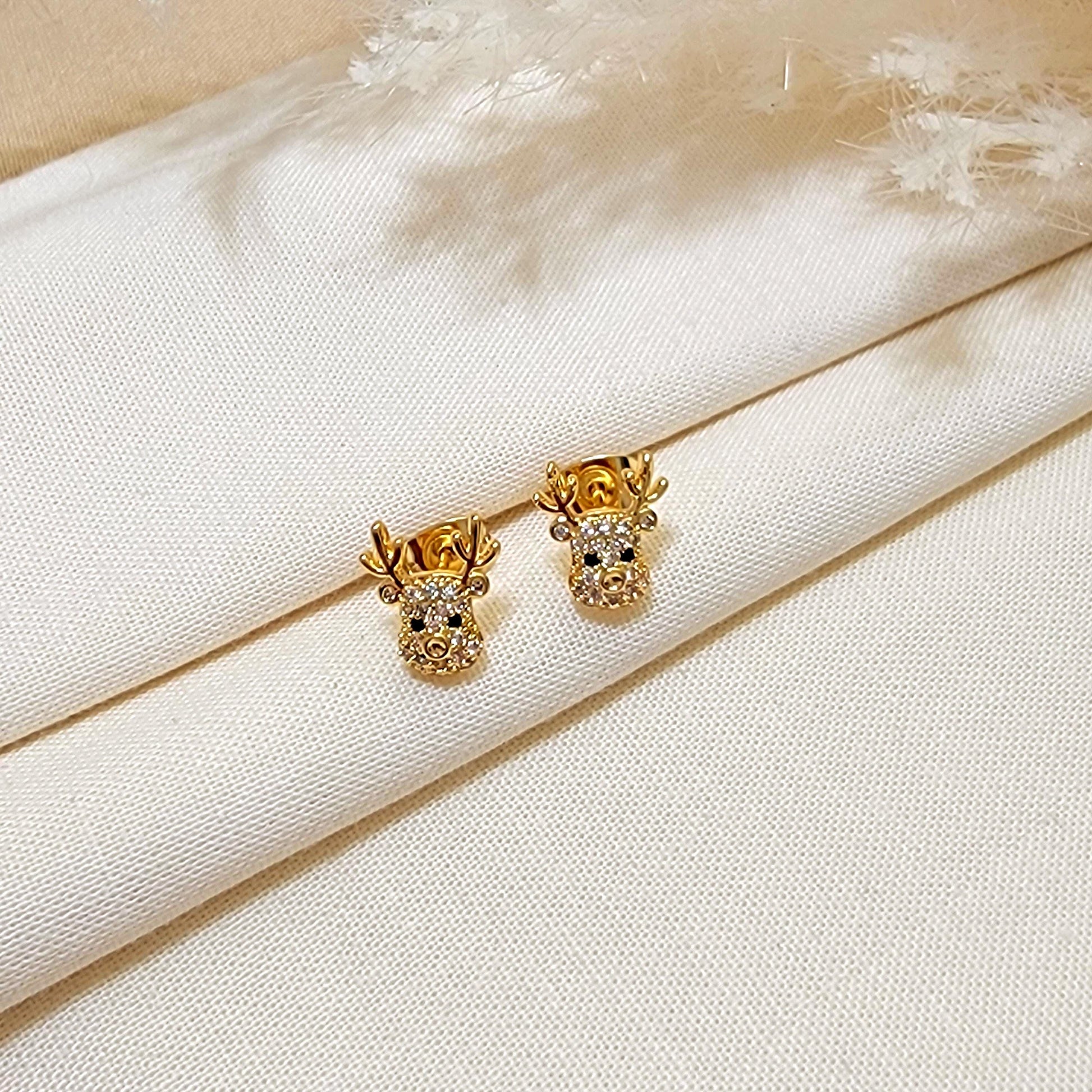 Deer Stud Earrings, Dainty earrings, Minimalists earrings, Earring tiny, Christmas earrings gift, Moms gifts christmas, Wife gift Christmas