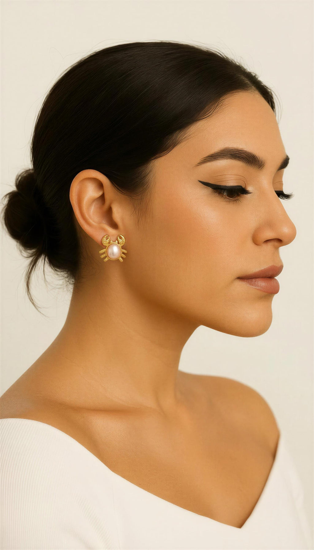 Crab Stud Earrings, Dainty Crab Earrings, Minimalists earrings, Tiny gold earrings, Tiny dainty earring Gifts for-her, Wife gift, for-women