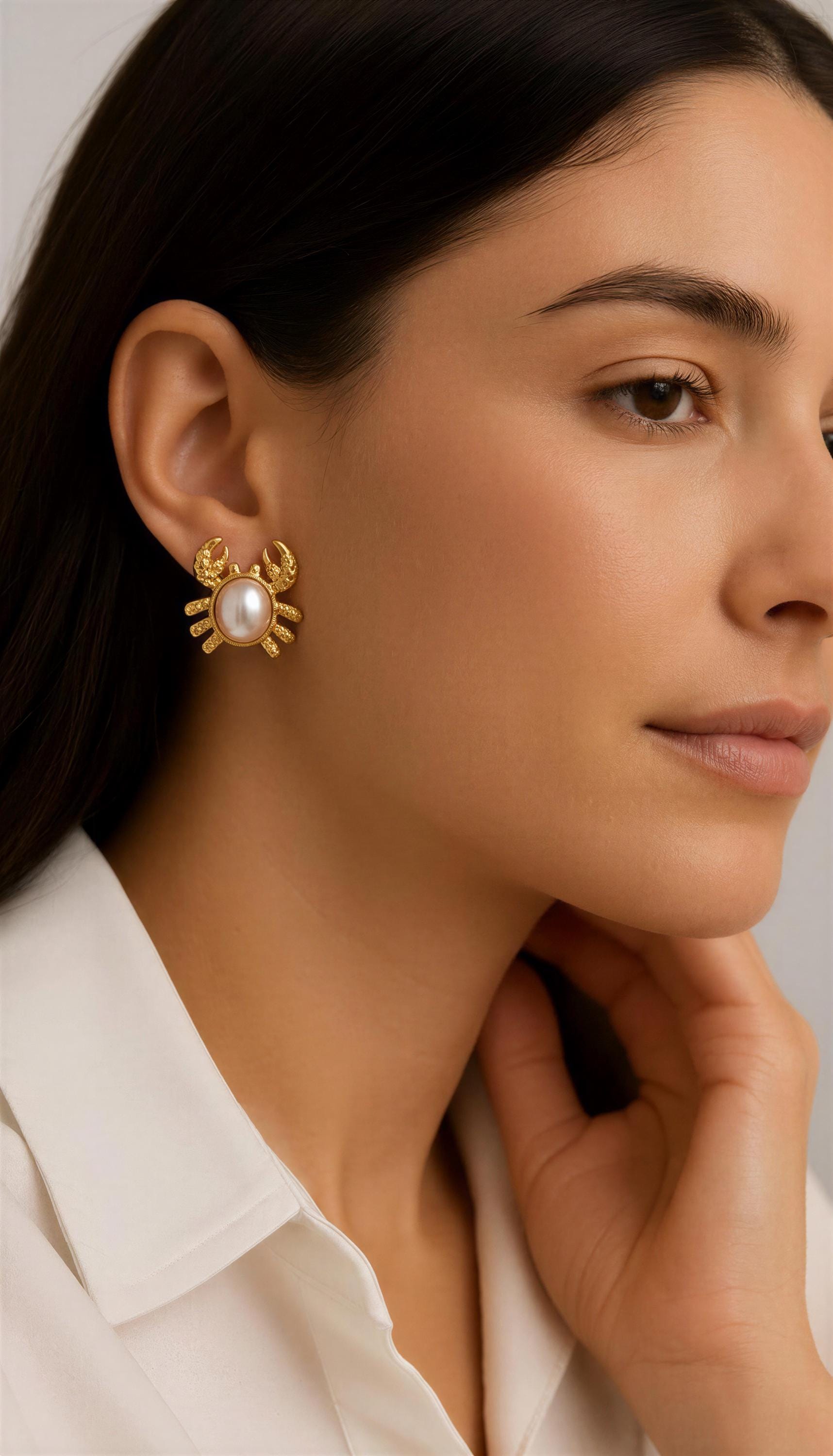 Crab Stud Earrings, Dainty Crab Earrings, Minimalists earrings, Tiny gold earrings, Tiny dainty earring Gifts for-her, Wife gift, for-women