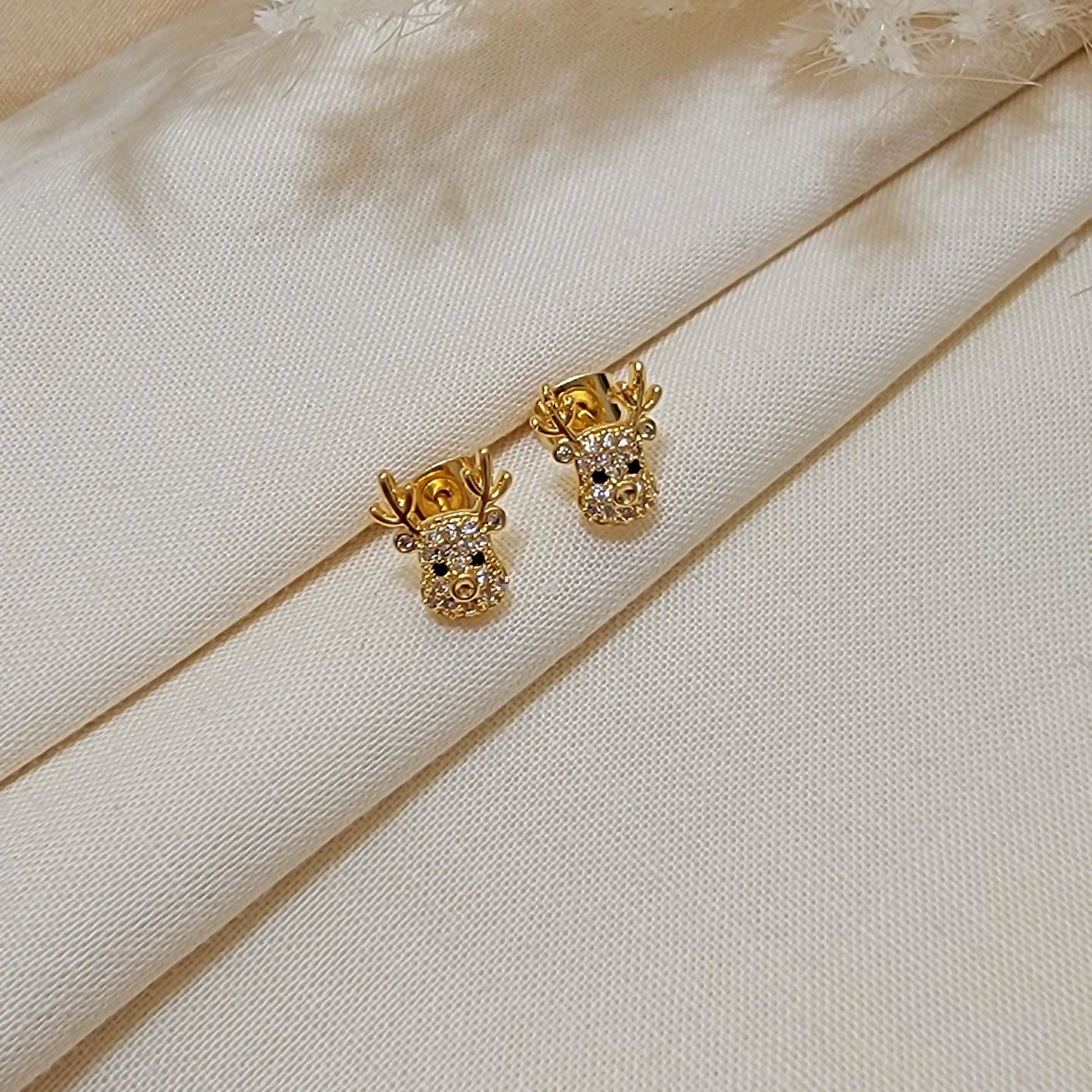 Deer Stud Earrings, Dainty earrings, Minimalists earrings, Earring tiny, Christmas earrings gift, Moms gifts christmas, Wife gift Christmas