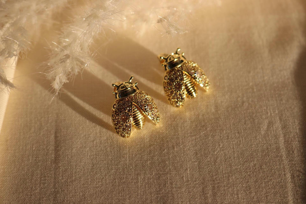 Dainty Fly stud earrings, Bug earrings, Insect Earring Bug, Earring Insect Stud, Bug lover gift, Motherly gifted, Gifts for-Her, gifted wife
